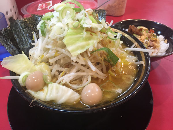 「野菜ラーメン＋のり＋半賄い飯」@家系ラーメン とらきち家の写真