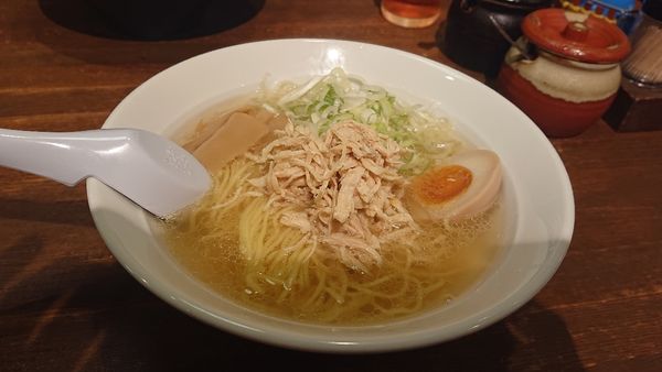 「塩鶏そば810円(込)」@はやたろう 磐田店の写真