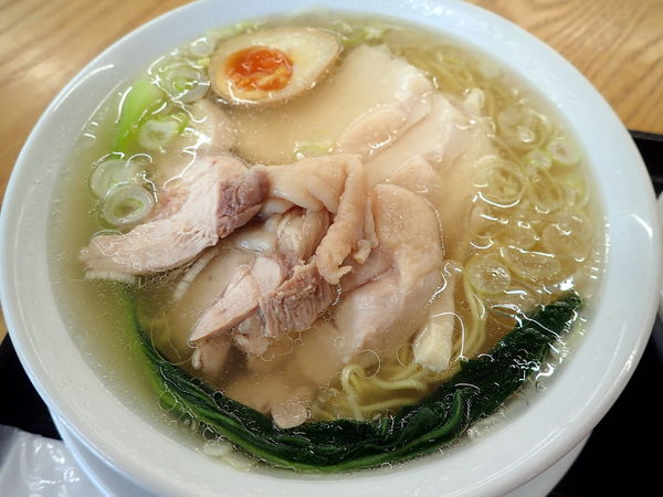 「むしどりそば」@鳥藤とりそばスタンドの写真