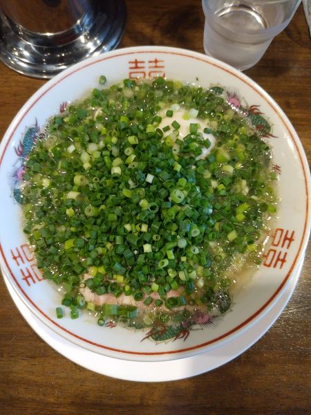 「豚骨ﾗｰﾒﾝ(ﾊﾞﾘｶﾀ)+味玉+ﾈｷﾞ+替え玉  ｷｸﾗｹﾞ抜」@ラーメン池田の写真