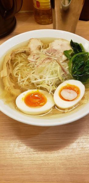 「冷やし塩ラーメン」@塩専門 ひるがお 東京駅店の写真