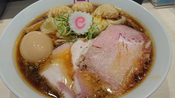 「特中華そば（大盛）」@横浜中華そば 維新商店 みなとみらい店の写真