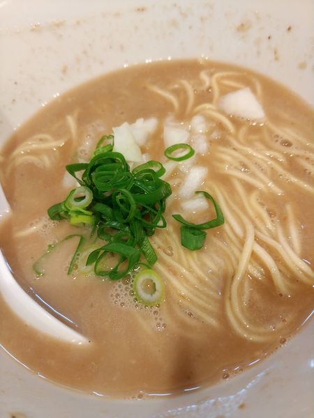 「沖縄在来あぐ～豚100％豚骨らーめん」@中華蕎麦 丸蔵の写真