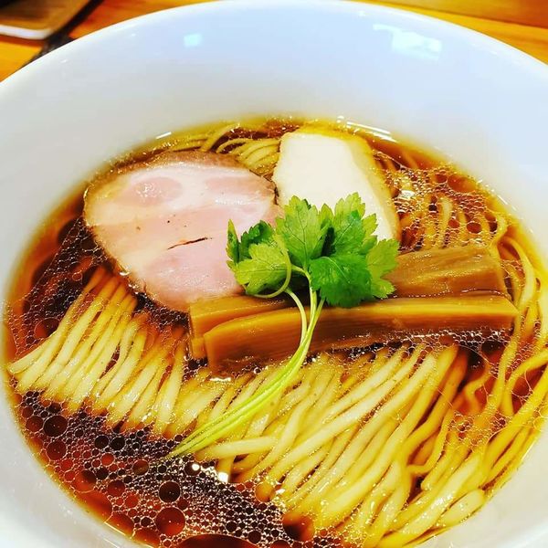 「鶏醤油らぁ麺」@らぁ麺 やな木の写真