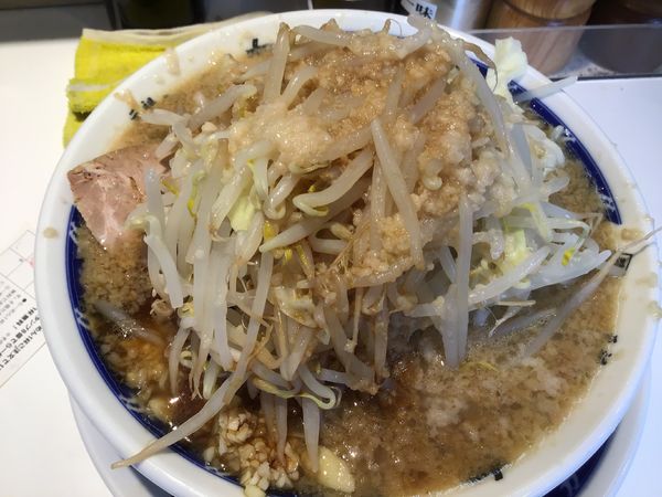 「ランチ醤油500円(全部多め、細麺変更無料)味玉80円」@ラーメン大 柏店の写真