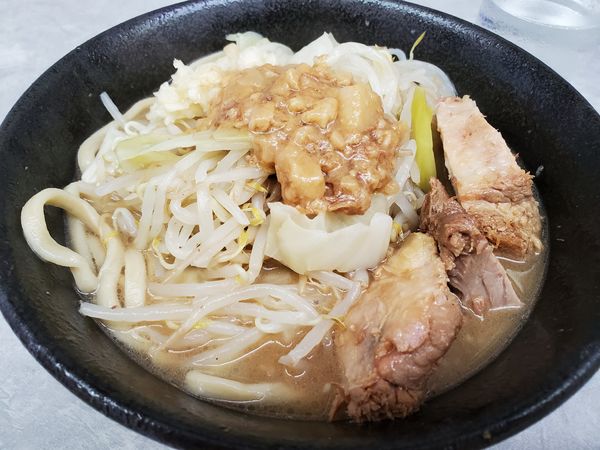 「国産豚ミニラーメン・麺少なめ・ヤサイ少なめ」@豚仙人 吉野町本店の写真