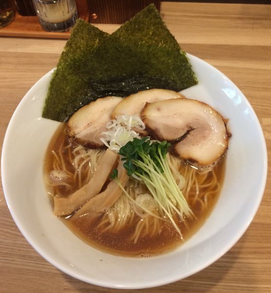 「煮干しそば 大盛 チャーシュー2枚」@麺屋 琥珀の写真