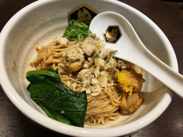 「帆立油そば」@真鯛らーめん 麺魚 神保町店の写真