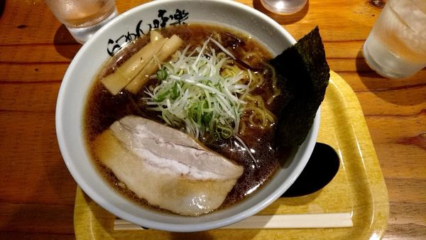 「焼き醤油ラーメン_930円」@利尻らーめん 味楽 新横浜ラーメン博物館店の写真