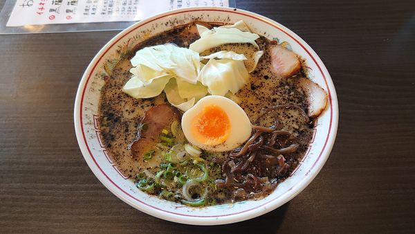 「熊本チャーシューメン 980円 + 替玉 150円」@ラーメン・ホルモン焼肉育元の写真