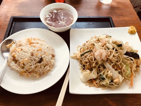 「エビ炒め油そば&ハーフ炒飯 ¥750」@中華つばめの写真