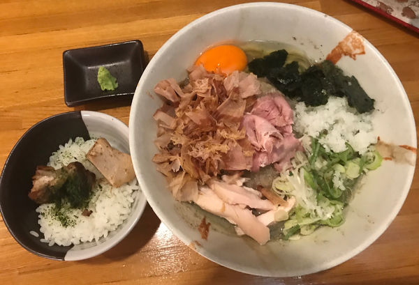 「伊吹いりこの背脂まぜそばおいめし付き」@麺屋 ひな多の写真