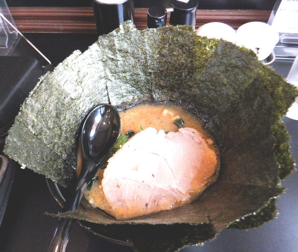 「豚骨醤油ラーメン(海苔増し)」@横浜家系らぁめん 恵比寿天の写真