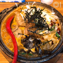 旨辛肉煮込みめん