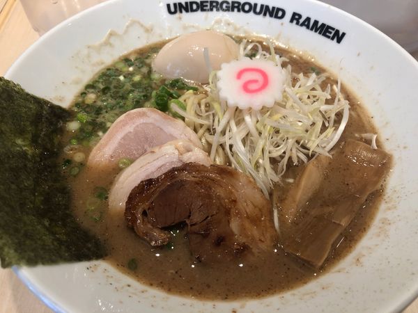 「特製ラーメン」@UNDERGROUND RAMEN 頑者 コクーンシティさいたま新都心店の写真