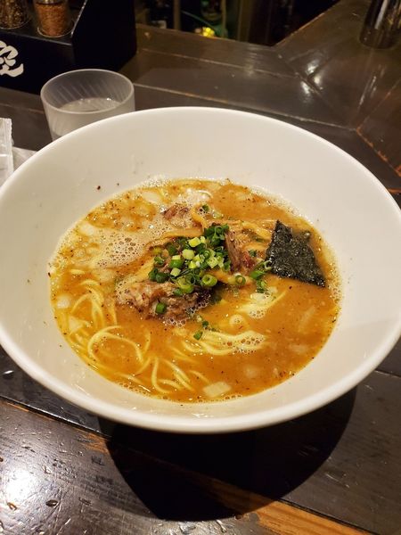 「本節らあめん」@俺の空 池袋店の写真