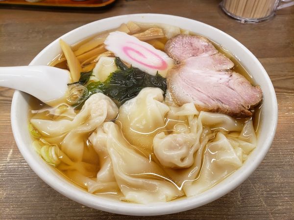 「ワンタンメン、ひもかわ麺」@手打ちらぁめん 足利麺 太田・尾島店の写真