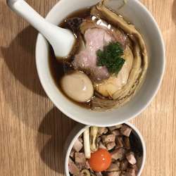 特製醤油ラーメン＋炙り焼鳥丼