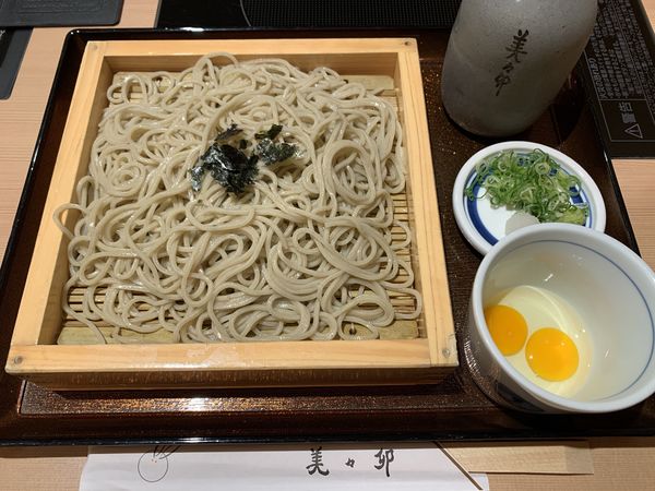 「うずらそば冷 990円」@美々卯 伊丹空港店の写真