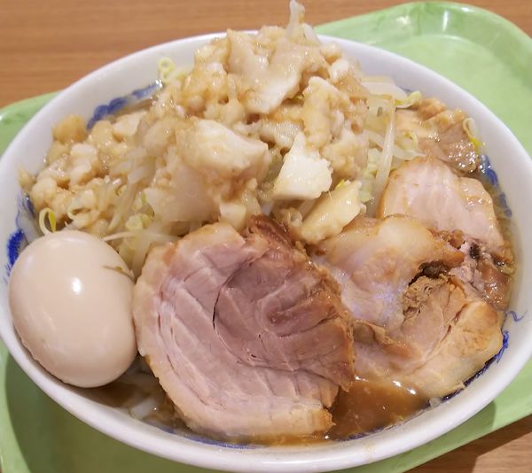 「味玉ラーメン４豚増し」@ジャンクガレッジ イオンレイクタウンmori店の写真