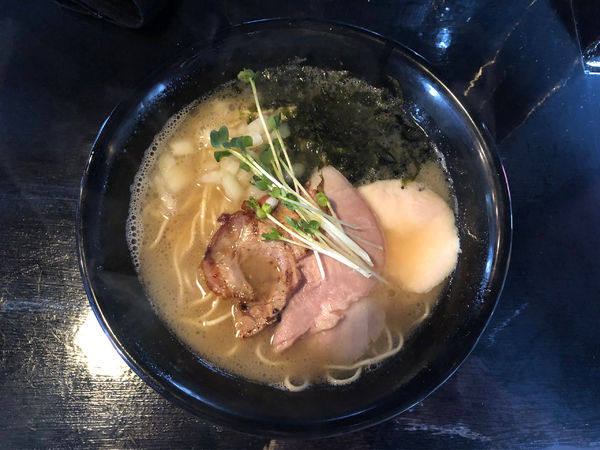 「鶏豚骨 白」@麺双 架論の写真