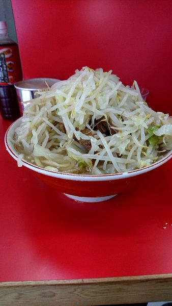 「大豚750円ニンニク少し他全増し」@ラーメン二郎 三田本店の写真