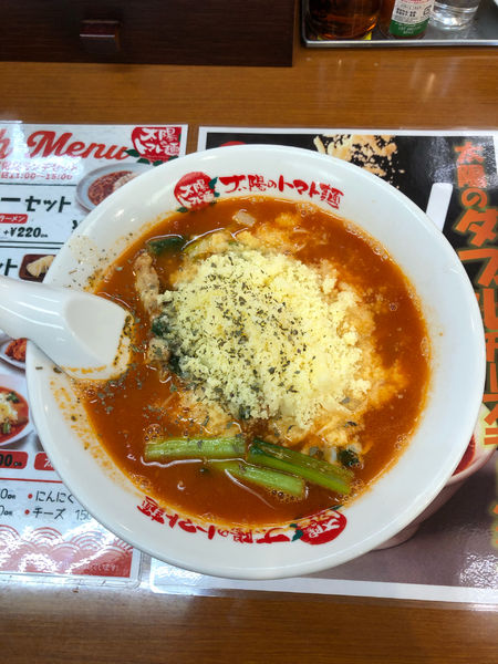 「太陽のチーズラーメン　913円」@太陽のトマト麺 京急川崎支店の写真
