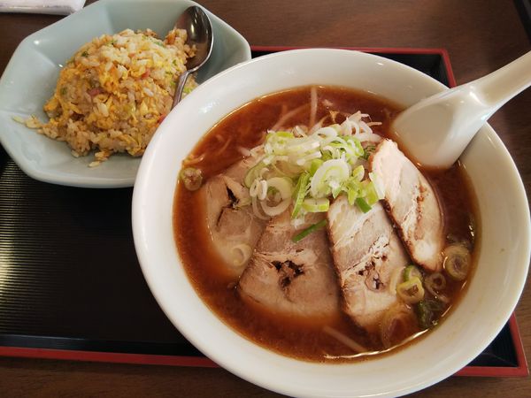 「【限定】味噌チャーシューメン＋半チャーハン」@中国料理 竹園の写真