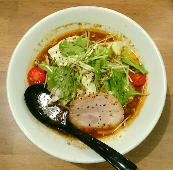 「スパイストンコツソバ」@ソラノイロ トンコツ&キノコの写真