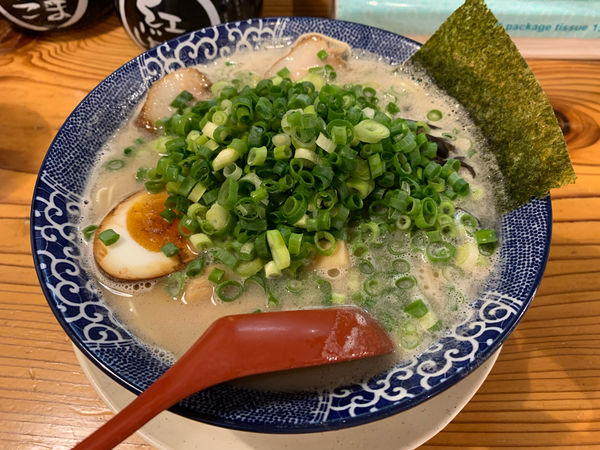 「全部のせ+ネギ」@博多ラーメン 鶴亀堂 安城店の写真