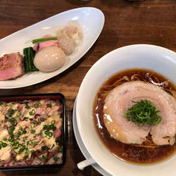 醤油拉麺＋特製トッピング