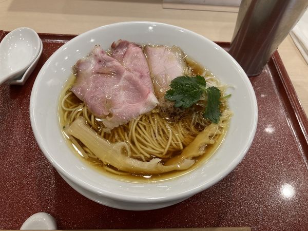 「中華そば（８９０円）」@麦と麺助 新梅田中津店の写真