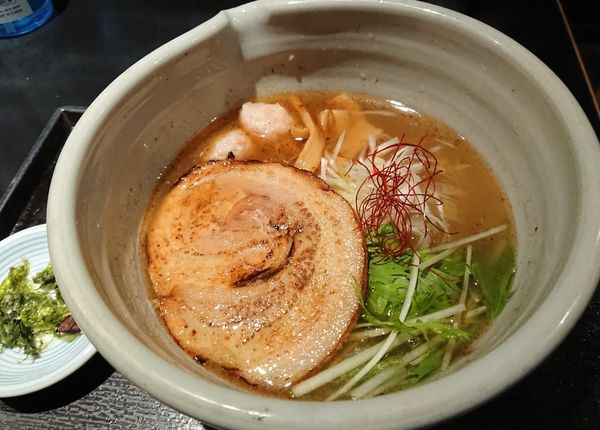 「白醤油ラーメン」@麺処 銀笹の写真