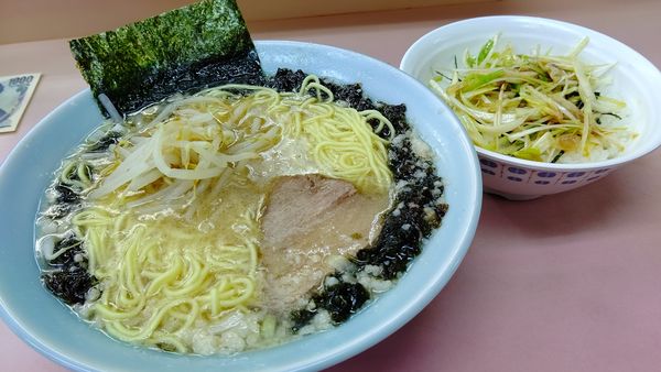 「黒バラ海苔ラーメン750円&ねぎ丼300円」@ラーメンショップ 緑ヶ丘店の写真