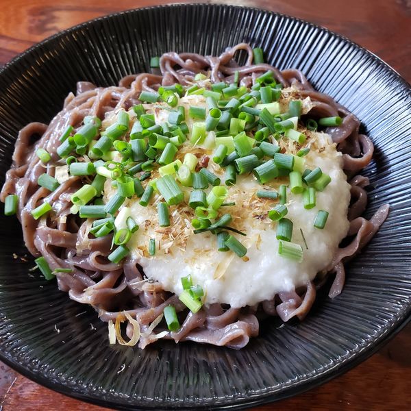 「冷やし黒米そば」@てだこそばの写真