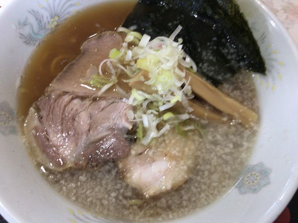 「背脂白醤油ラーメン650円、鶏だし塩ラーメン750円」@お食事処 一右衛門の写真