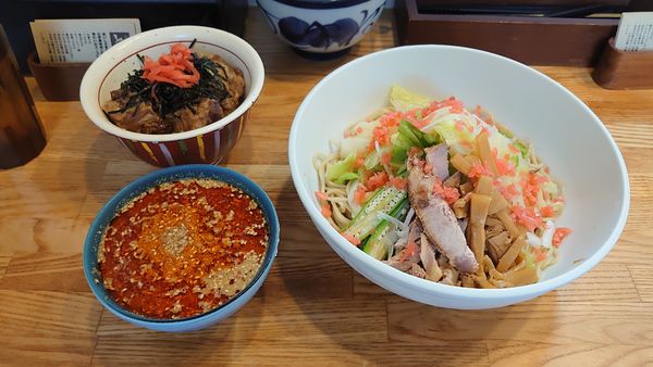 「【限定】冷し辛つけそば 960円 + 豚ばらごはん 350円」@中華そば専門 とんちぼの写真