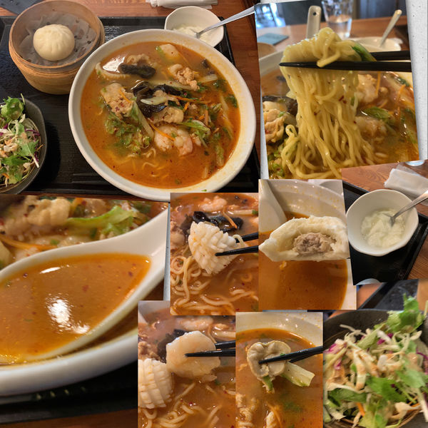 「炒馬麺ｾｯﾄ900円(ﾋﾟﾘ辛海鮮麺､肉まん､ｻﾗﾀﾞ､杏仁」@巧匠 目黒店の写真