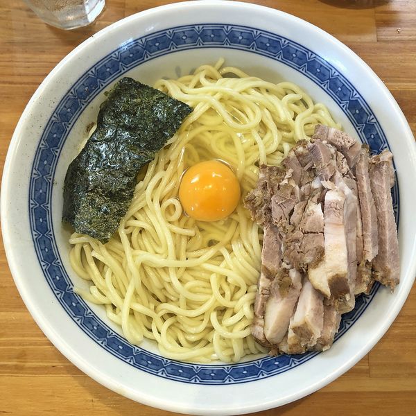 「塩油そば (並)+生卵＋ﾁｬｰｼｭｰ小」@自家製中華そば としおかの写真