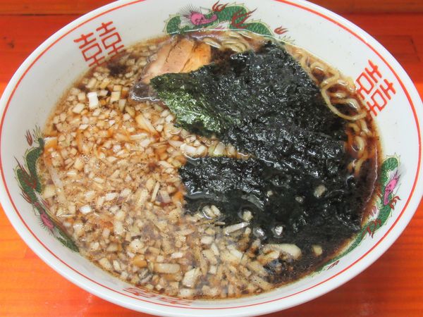 「ラーメン（550円）＋ギョーザ（350円）」@えっちゃんラーメンの写真