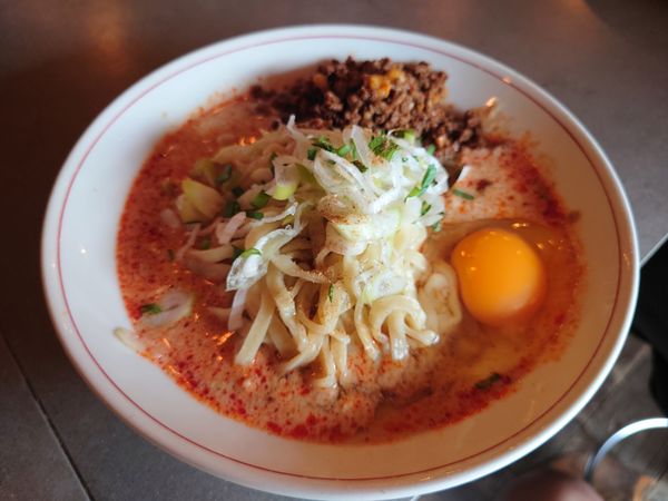 「卵かけグルグルまぜ 500円」@GURU GURU SIROHEBI NOODLEの写真