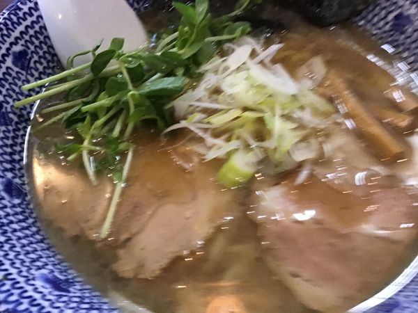 「醤油750円（太麺）」@麺や ふくろうの写真