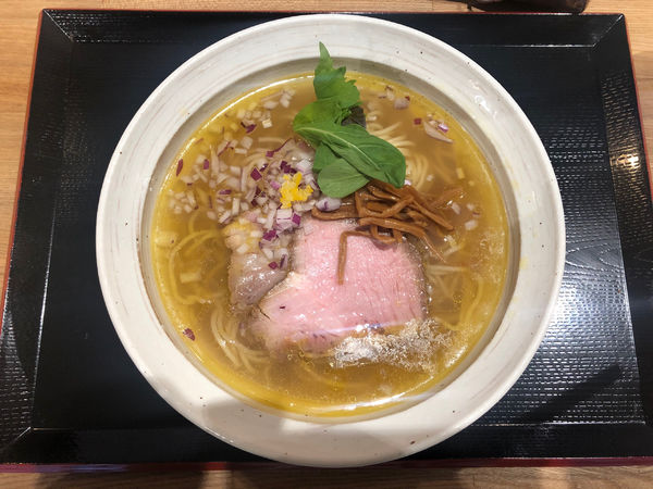 「鶏そば 白＋和え玉 黒」@境逸品 鶏そば 山田屋の写真