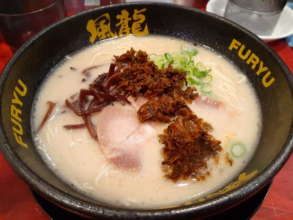 「ラーメン、替玉2玉」@とんこつラーメン 博多風龍 渋谷店の写真