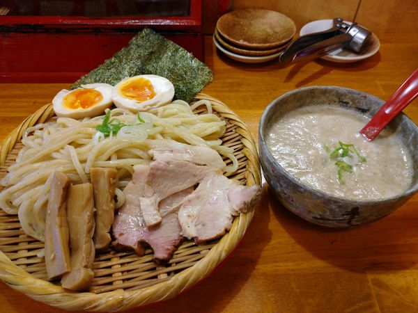 「秋刀魚の燻製つけ麺＋味玉」@豚骨らーめん れんの写真