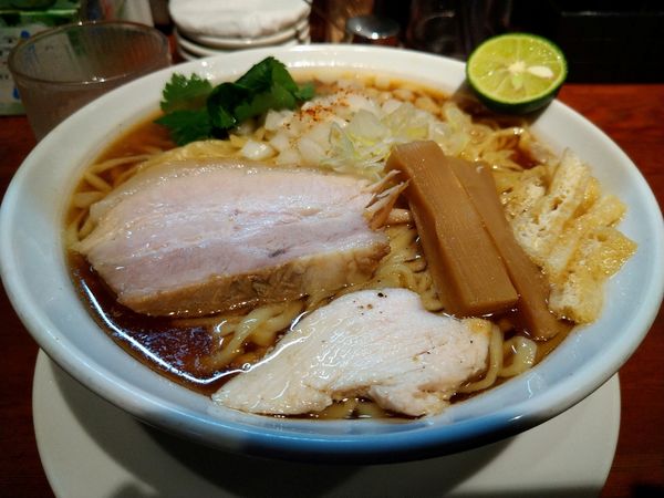 「【期間限定】淡麗秋刀魚煮干しラーメン」@麺や 松辰の写真