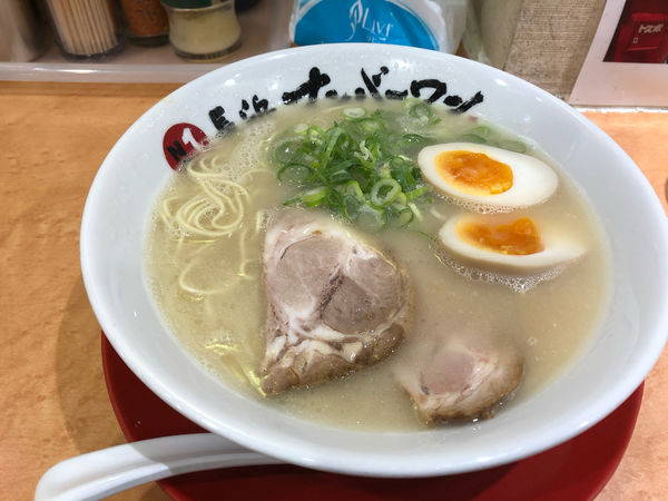 「味玉ラーメン　800円」@長浜ナンバーワン 博多デイトス店の写真