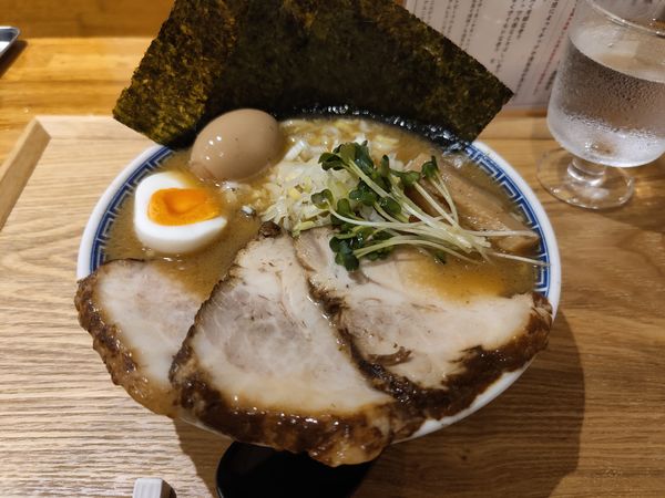 「丸得中華そば(佐貫おーるど)980円＋中盛50円」@龍ヶ崎 中華蕎麦 吉辰の写真