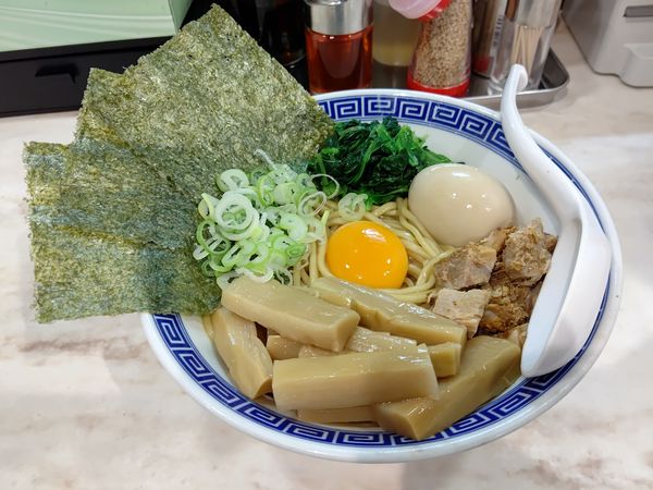 「油そば(中盛・250g)820円→500円＋味玉＋メンマ」@豚骨醤油家系ラーメン 達磨堂の写真