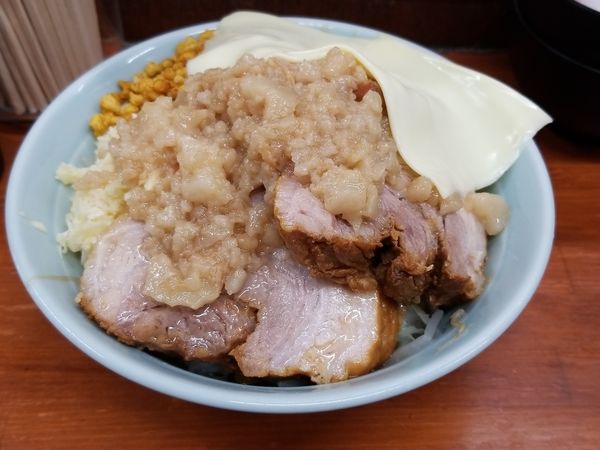 「汁なし並(200g)750円+豚2枚180円」@ラーメン やまや 本店の写真